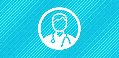 Icône blanche circulaire représentant un médecin portant un stéthoscope Littmann sur fond cyan.
